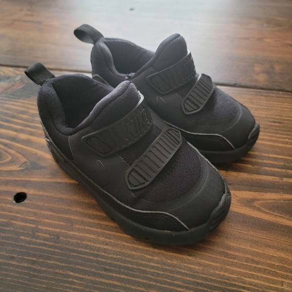 Toddler Nike Air Max - Picture 1 of 6